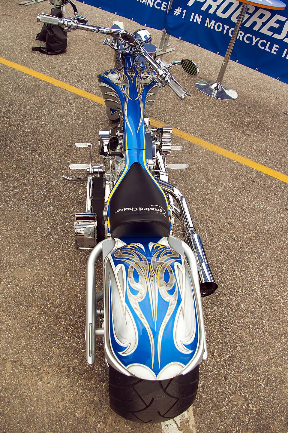 wide tire show bike