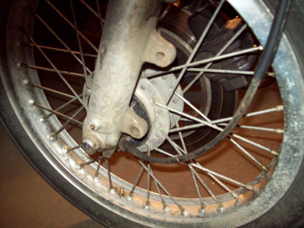 caroded front wheel